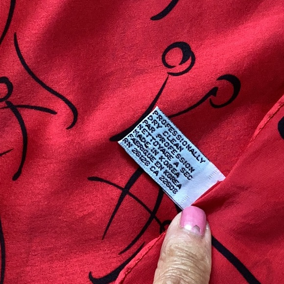 Vintage 80s ECHO Korea woman,s  Red/ black 100% Silk Scarf Size- 58X11” - Picture 2 of 6